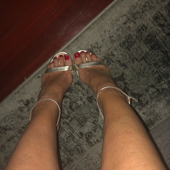 Strappy shoes - Picture 3 of 5